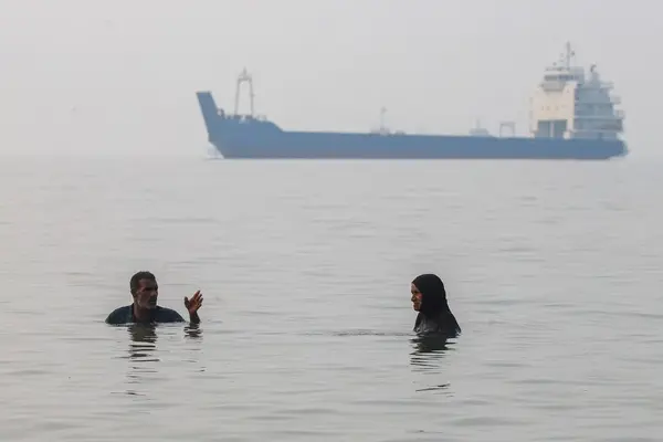 Iran đổi chiến thuật tấn công, quyết không để Mỹ hạ giá dầu