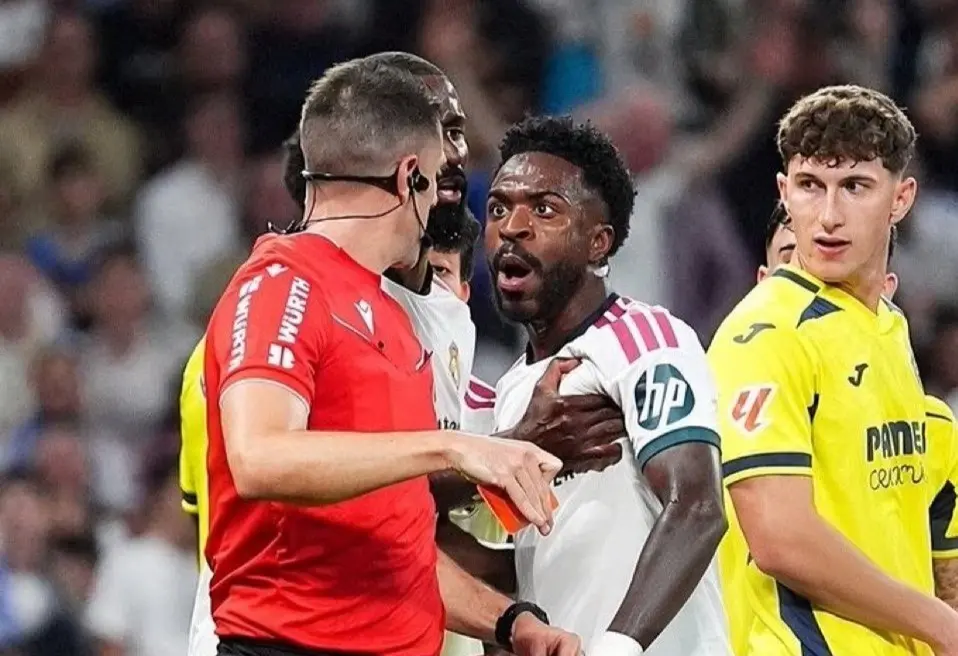 Real Madrid khó cứu nổi Vinicius