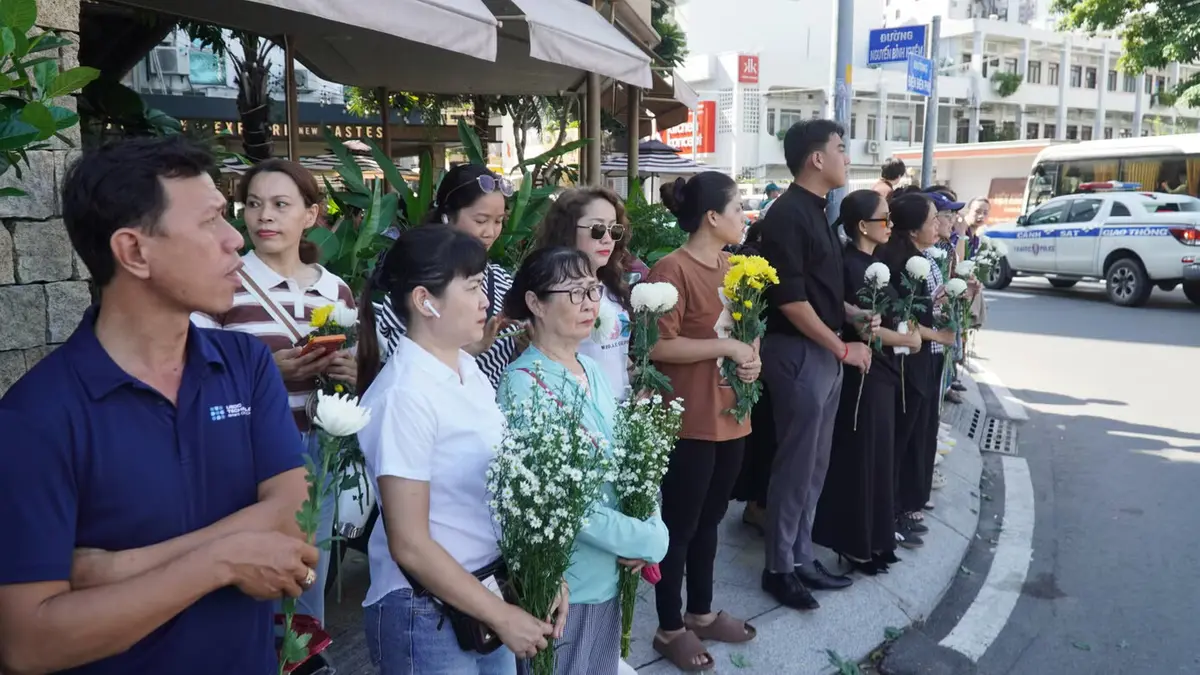 Những khoảnh khắc lắng đọng ngày tiễn đưa 731 liệt sĩ về an nghỉ bên đồng đội