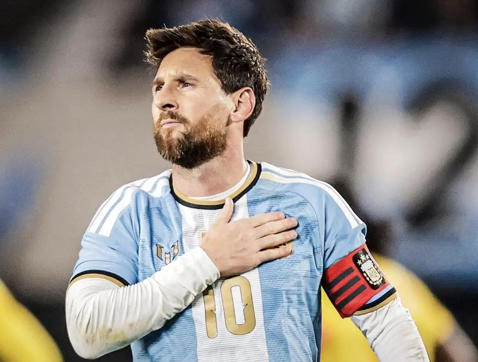 Messi làm được gì ngày chia tay tuyển Argentina?