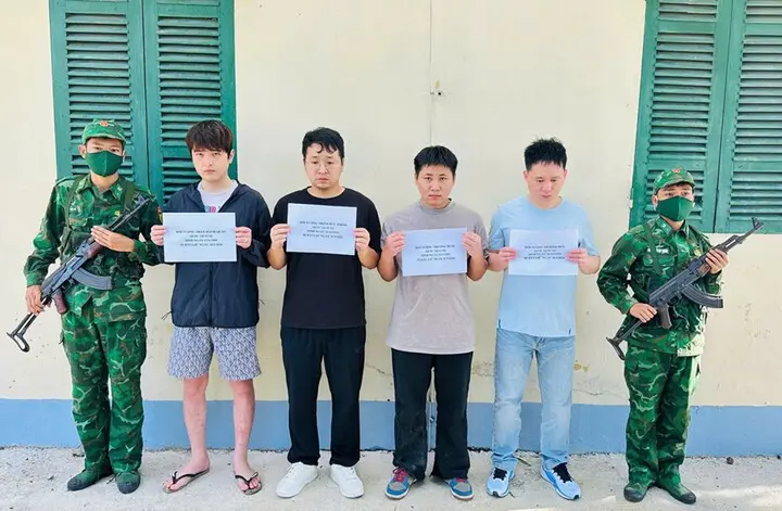 Bắt 3 kẻ tổ chức cho 4 người Trung Quốc xuất cảnh trái phép