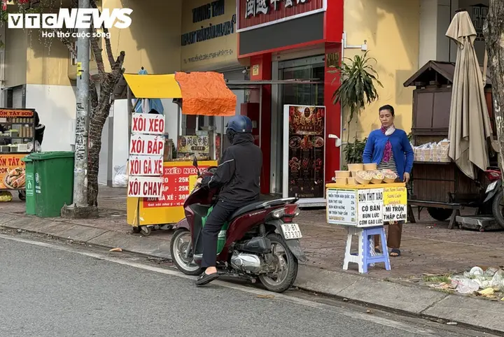 20.000 - 30.000 đồng chỉ đủ xôi, bánh mì: Bữa sáng ở TP.HCM ngày càng đắt đỏ?
