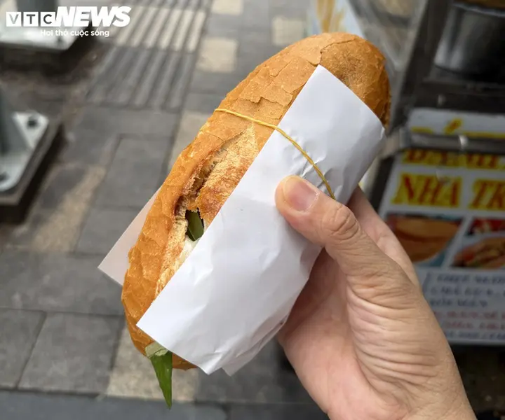 20.000 - 30.000 đồng chỉ đủ xôi, bánh mì: Bữa sáng ở TP.HCM ngày càng đắt đỏ?
