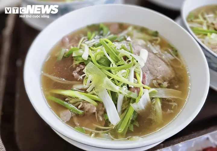 20.000 - 30.000 đồng chỉ đủ xôi, bánh mì: Bữa sáng ở TP.HCM ngày càng đắt đỏ?