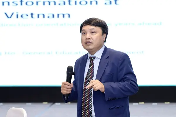 Học sinh hỏi AI thay vì thầy cô: Giáo viên cần thay đổi ra sao?