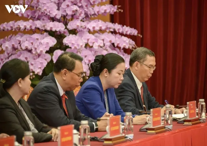 Thường trực Ban Bí thư Trần Cẩm Tú tiếp đoàn cán bộ cấp cao Lào