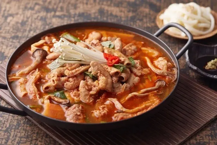 Vì sao người Hàn Quốc chuộng lòng bò hơn lòng lợn?