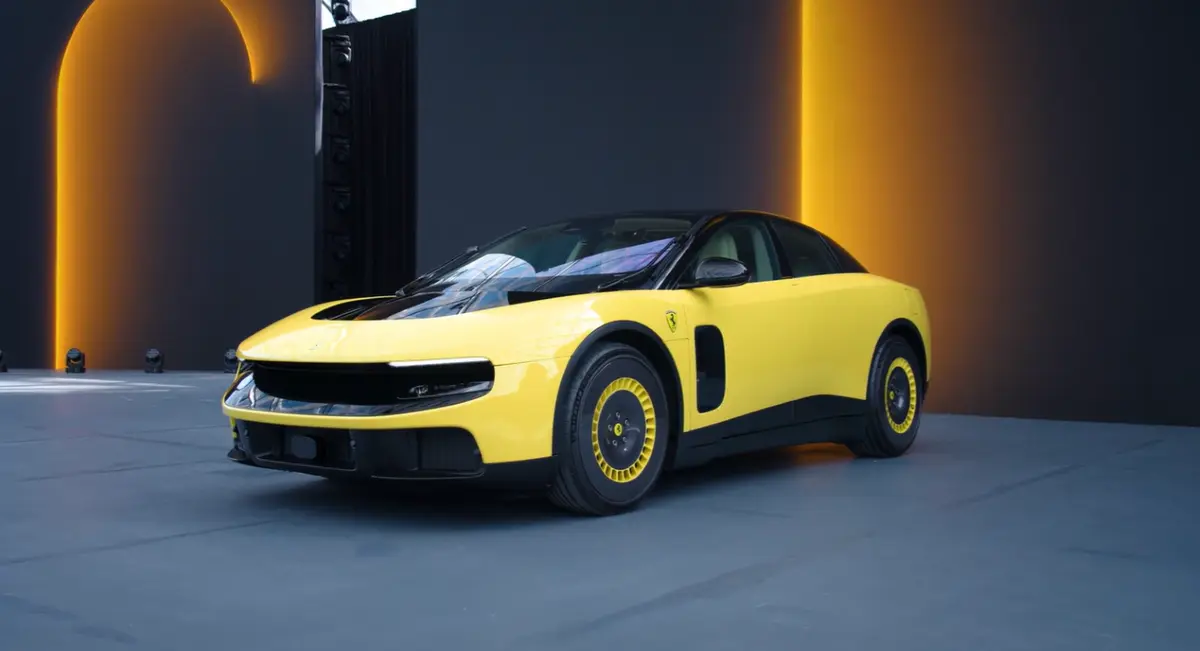Ferrari phát triển chiếc xe điện đầu tiên sau câu nói của Jeff Bezos
