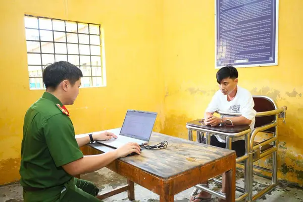 Khởi tố, bắt giam kẻ chém 3 mẹ con ở Cà Mau