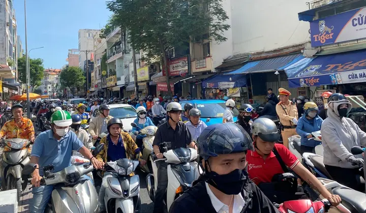 TP.HCM bố trí xe cứu hộ dọc tuyến Metro số 2 để xử lý ùn tắc giao thông