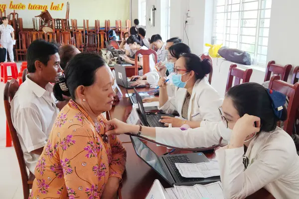 Chung tay chăm lo đời sống, phổ biến pháp luật cho đồng bào Khmer ở Cần Thơ