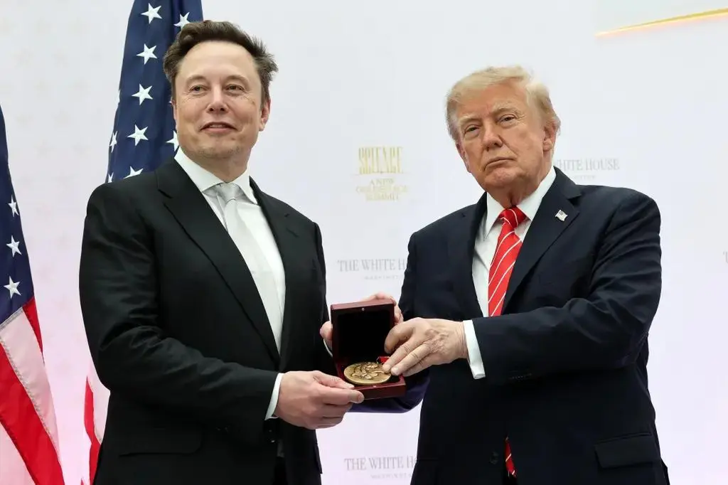 Ông Trump gọi Elon Musk là 'báu vật quốc gia'