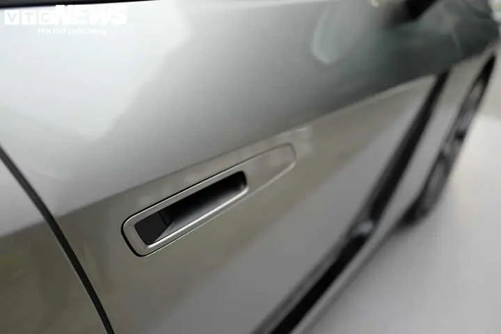 Cận cảnh Lexus ES thế hệ mới tại Việt Nam, giá từ 2,34 tỷ đồng