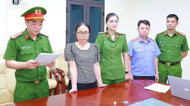 Giả chữ ký giám đốc, nữ kế toán chiếm đoạt hơn 30 tỷ đồng