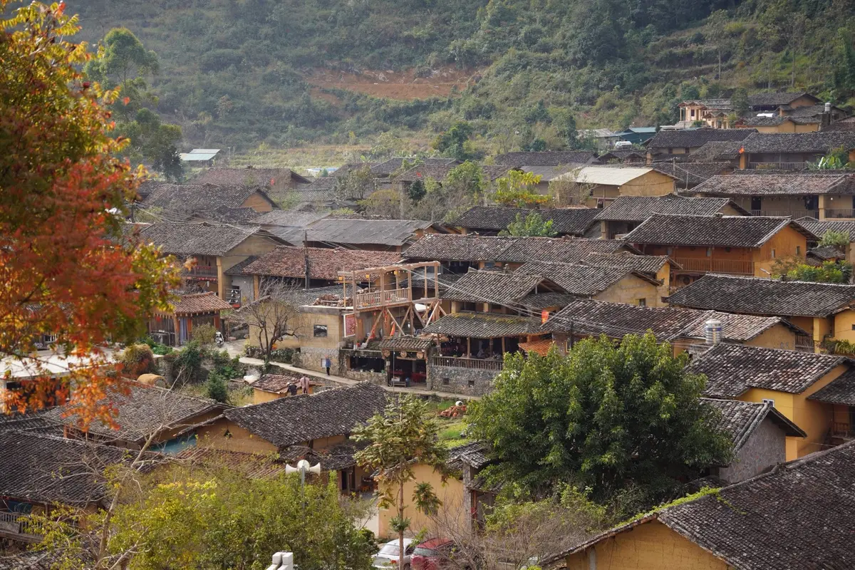 Vì sao Lô Lô Chải ngổn ngang?