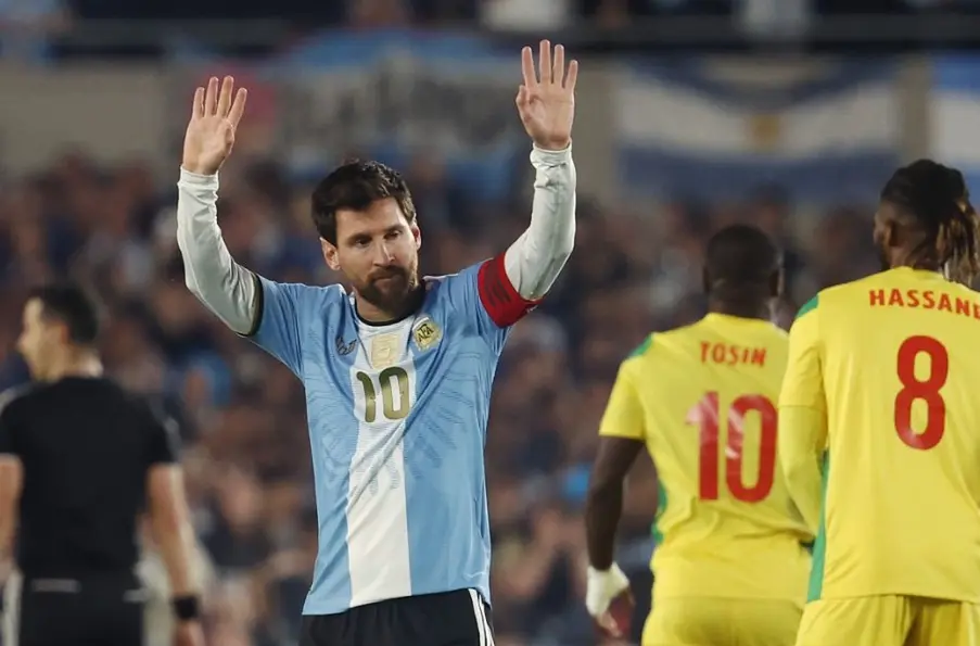 Messi rực sáng trong lần cuối khoác áo tuyển Argentina