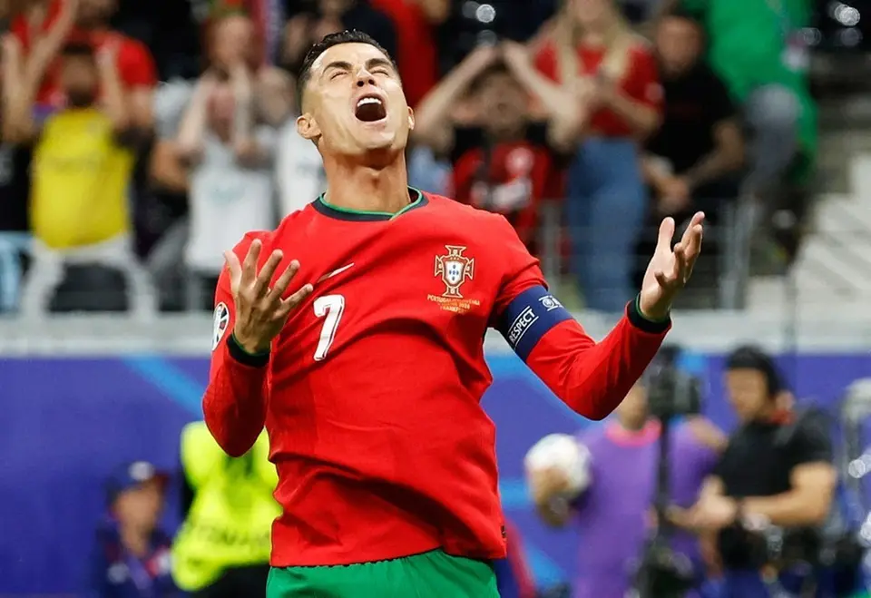 Ronaldo bị gọi là ‘C’Ego7’ sau bản giải trình gây tranh cãi