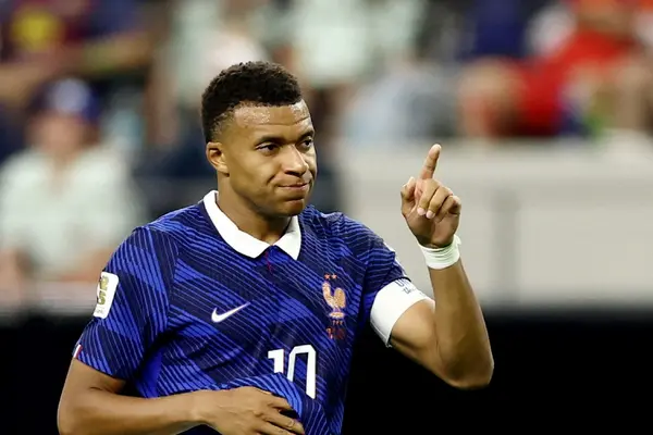 Zidane đang giải bài toán Mbappe theo cách không ai nghĩ tới