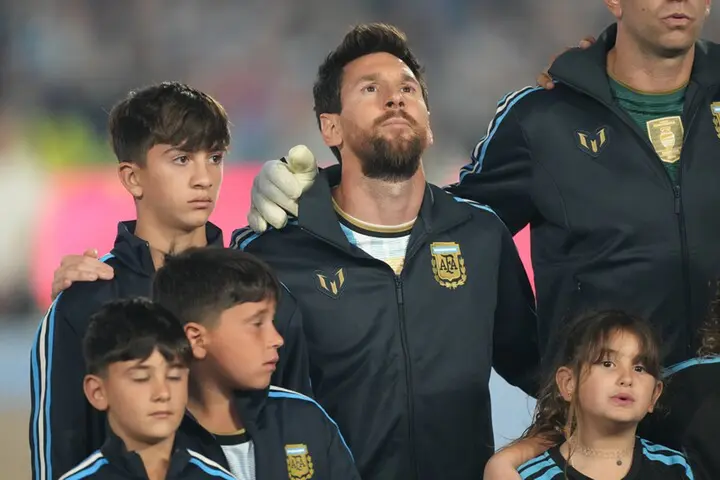 Cận cảnh Messi tỏa sáng rực rỡ trong ngày chia tay đội tuyển Argentina