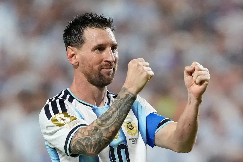Messi miễn cưỡng chia tay tuyển Argentina vì nghi ngờ AFA?