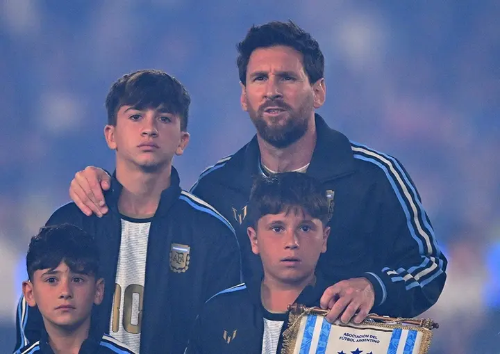 Messi là 'con gà đẻ trứng vàng', kéo 100 thương hiệu tài trợ cho LĐBĐ Argentina