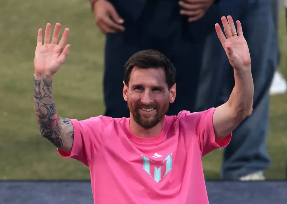 Inter Miami trả bộn tiền để giữ Messi