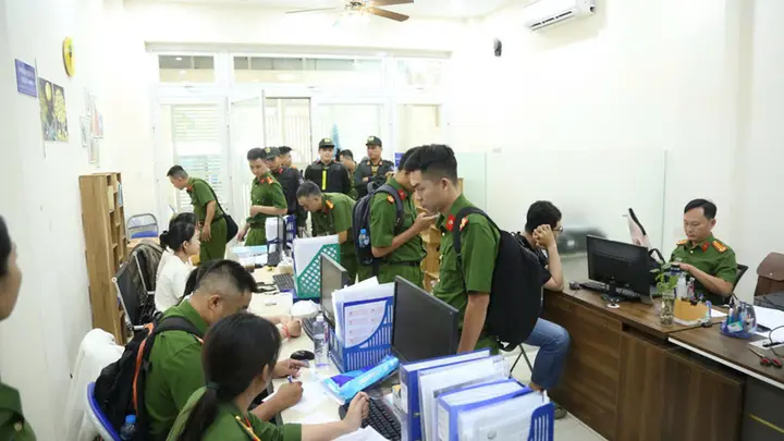 Công an TP.HCM bắt nhiều giám đốc, phó giám đốc làm giả số liệu môi trường