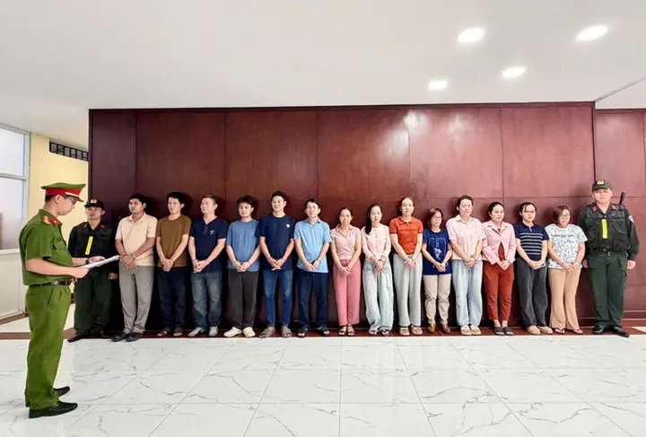 Công an TP.HCM bắt nhiều giám đốc, phó giám đốc làm giả số liệu môi trường