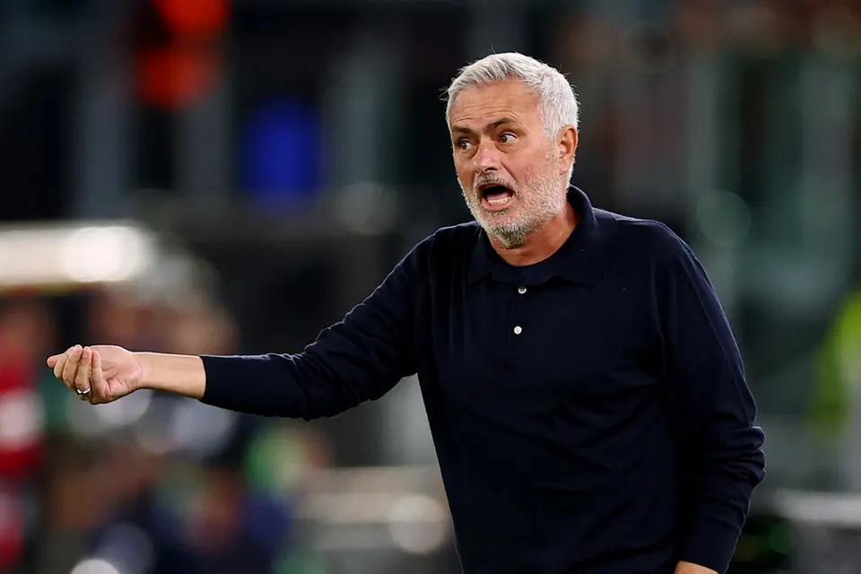 Mourinho và Valverde bất đồng sau màn ngược dòng