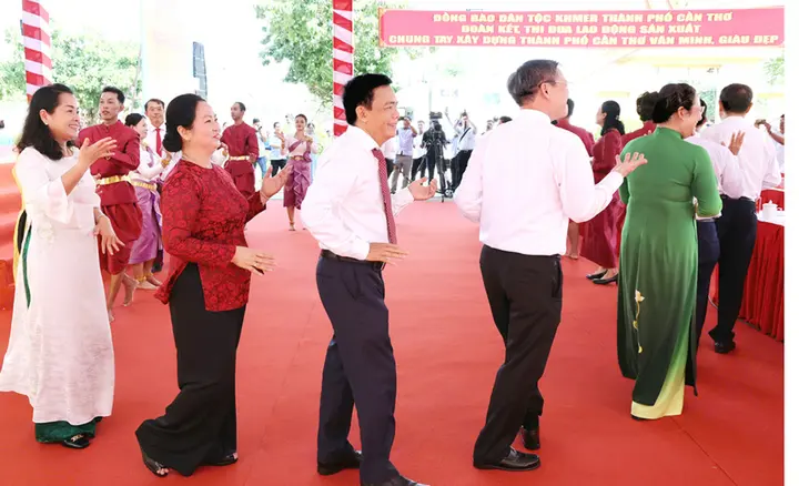 Cần Thơ tổ chức mừng lễ Sene Dolta cho đồng bào Khmer