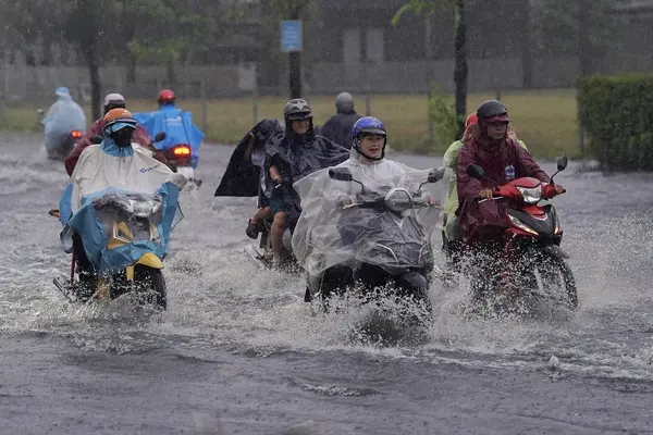 Chuyên gia dự báo TP.HCM vẫn còn đợt mưa diện rộng vào đầu tháng 10