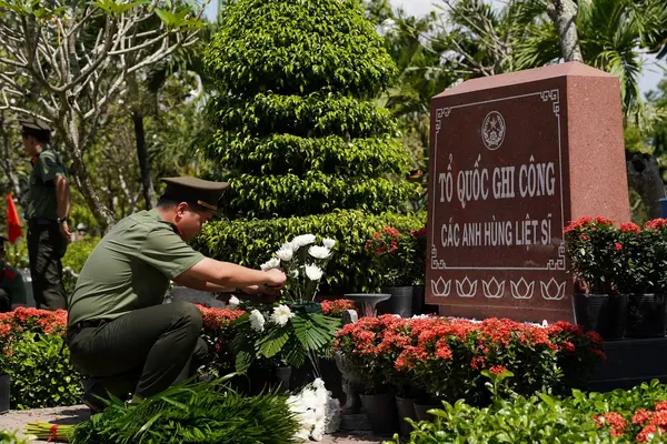 Cận cảnh nơi an nghỉ của các hài cốt liệt sĩ quy tập tại công viên Lê Thị Riêng