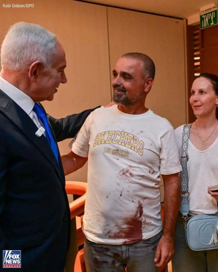 Hành khách mặc áo dính máu gặp Thủ tướng Israel, kể chuyện chặn vụ cướp máy bay