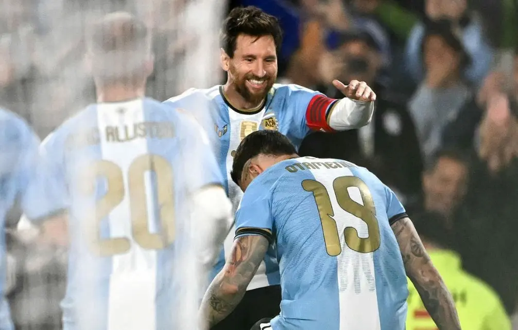 Messi làm được gì ngày chia tay tuyển Argentina?