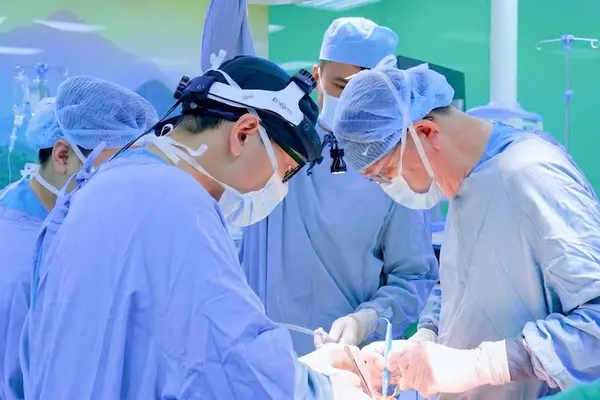 Phẫu thuật tái tạo vú tức thì giúp bệnh nhân không còn mặc cảm khi tỉnh dậy