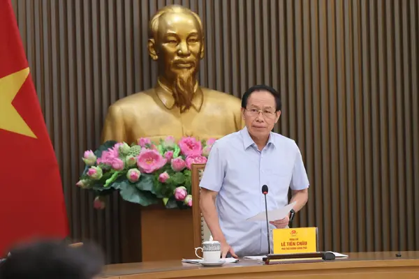 Phó Thủ tướng: Ưu tiên rà soát, xử lý các quy định cản trở đầu tư, kinh doanh