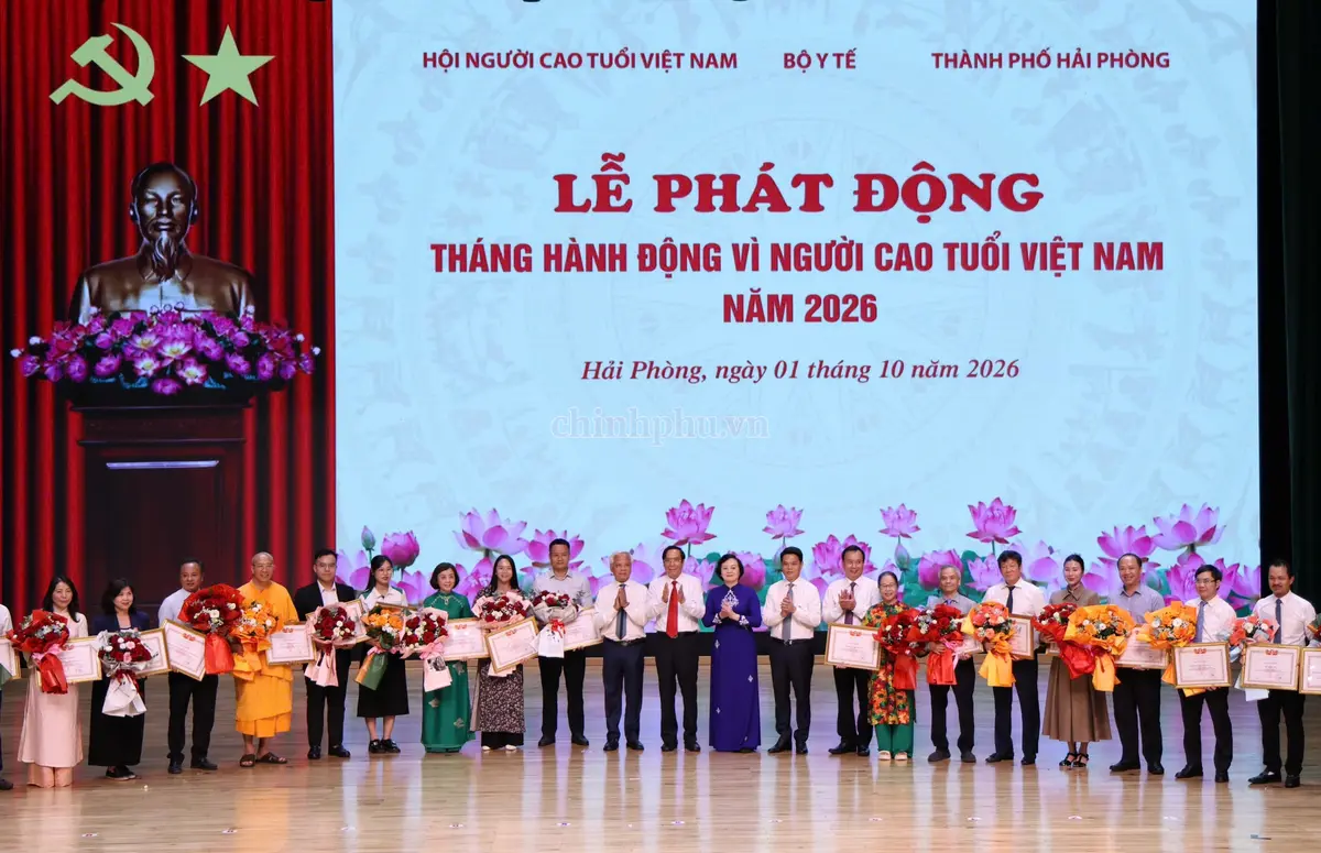 Phấn đấu 50% thôn, tổ dân phố có câu lạc bộ liên thế hệ giúp nhau