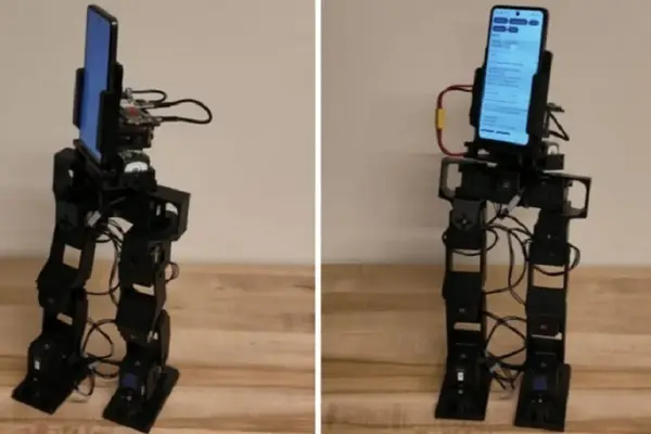 Điện thoại cũ mở ra cách chế tạo robot biết đi giá rẻ