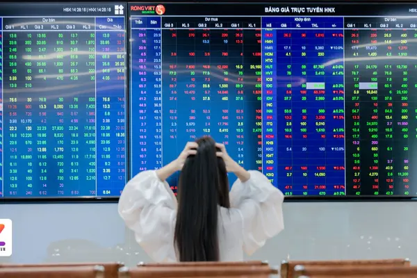 VN-Index thủng mốc 1.700 điểm