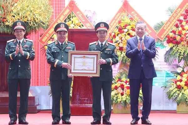 Tổng Bí thư, Chủ tịch nước Tô Lâm trao danh hiệu Anh hùng LLVTND tặng Quân khu 2