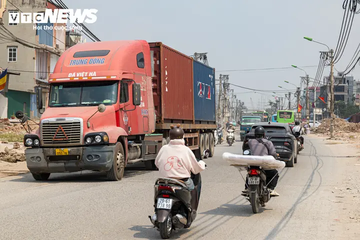 Quốc lộ 6 qua phường Chương Mỹ khẩn trương hoàn thiện, diện mạo mới dần lộ rõ