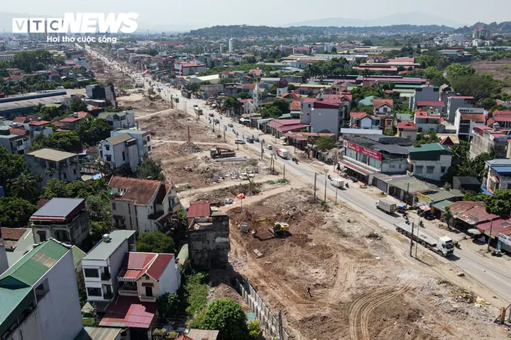 Quốc lộ 6 qua phường Chương Mỹ khẩn trương hoàn thiện, diện mạo mới dần lộ rõ