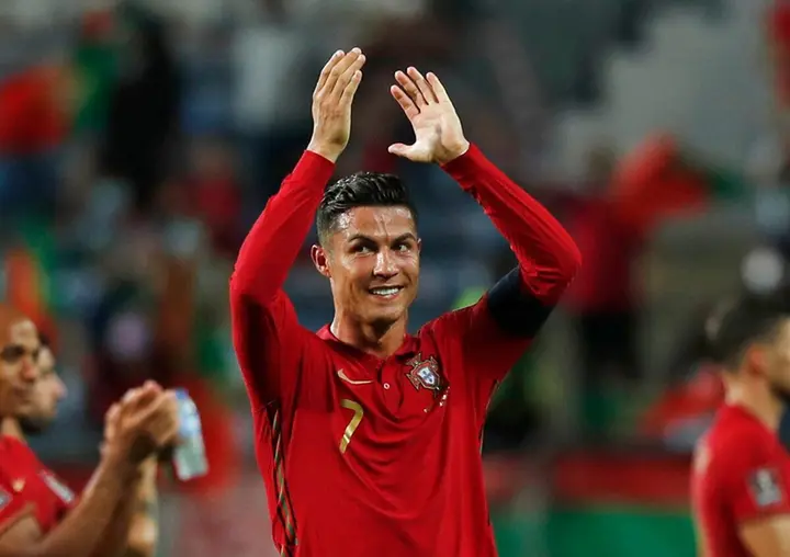 Messi viết tâm thư, Ronaldo đáp lời: 'Gửi cậu một cái ôm'