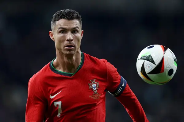 Sự thật cuộc phỏng vấn gây bão mạng của Ronaldo giữa lùm xùm bỏ tuyển Bồ Đào Nha