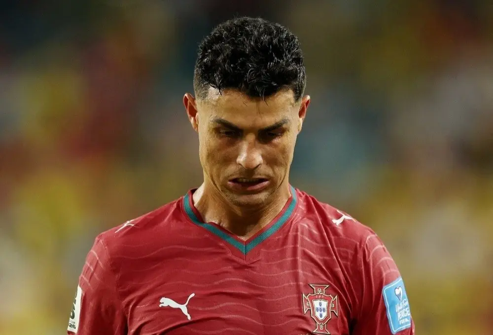 Messi được tôn vinh, Ronaldo vẫn chống lại cái kết