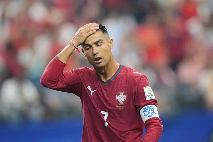Trước Ronaldo, HLV Jorge Jesus từng thẳng thay loại Neymar