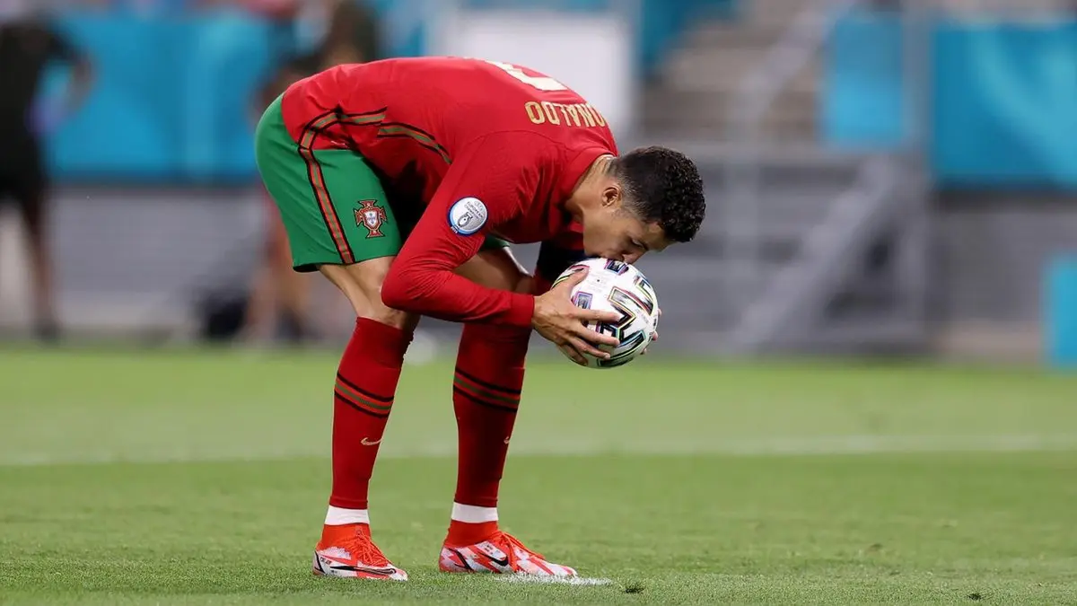 Ronaldo trở lại tháng 11 để làm gì?