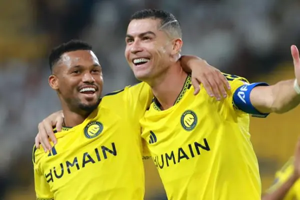 Ronaldo chạm mốc 981 bàn