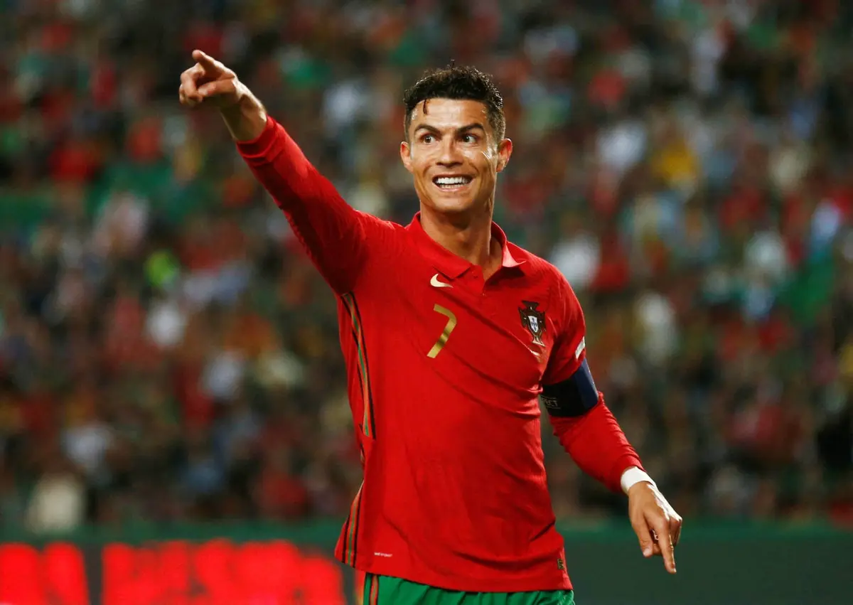 Ronaldo bị treo giò tạm thời