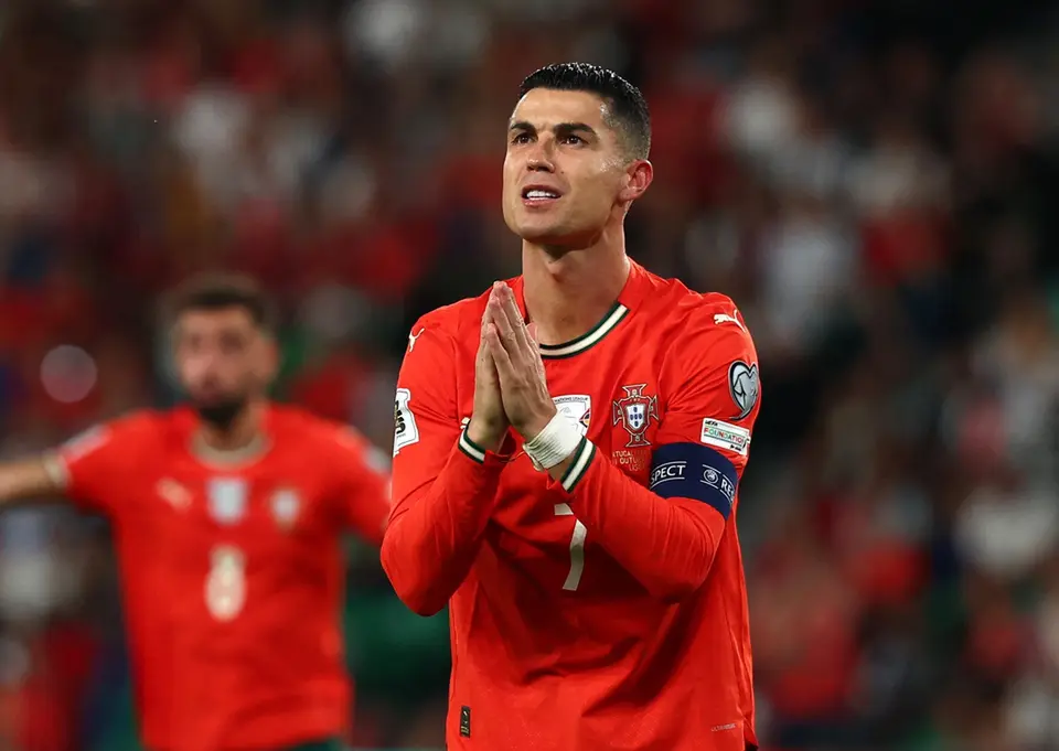 Ronaldo bị treo giò tạm thời